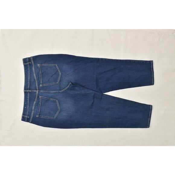 Lane Bryant Plus Size 18 Blue Denim Cropped Jeans Cotton Blend Zip - Picture 2 of 8